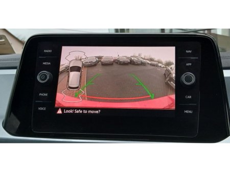 2024 Volkswagen T-Roc LIFE 2.0 TDI 116HP *APP CONNECT, ADAPTIVCE CRUISE CONTRO, BLUETOOTH* €31,495 thumbnail