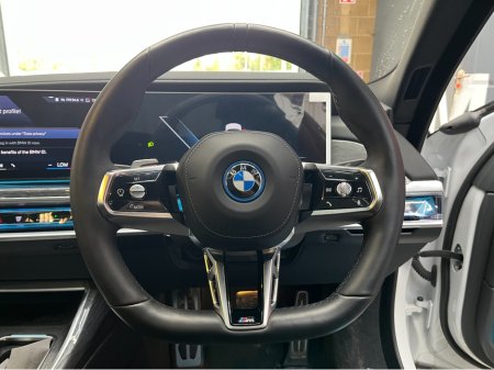 2025 BMW i7 - thumbnail 17