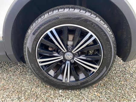 2017 Volkswagen Tiguan 2.0 TDi SE €17,995 thumbnail