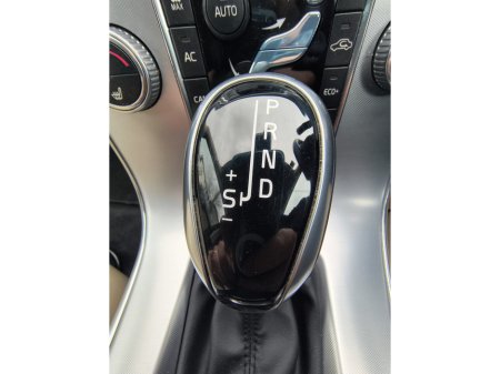 2017 Volvo V60 D3 SE LUXURY G'TRONIC 5DR AUTO CROSS COUNTRY €17,950 thumbnail