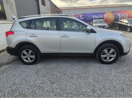 2015 Toyota Rav4 - thumbnail 9