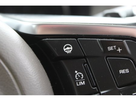 2017 Jaguar XF - thumbnail 11