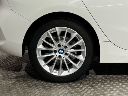 2023 BMW 1 Series 118i SE - Parking Sensors - Panoramic Sunroof - Climate Control - Cruise Control - Apple CarPlay/Android Auto €29,750 thumbnail