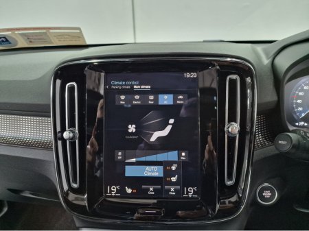 2021 Volvo XC40 - thumbnail 21