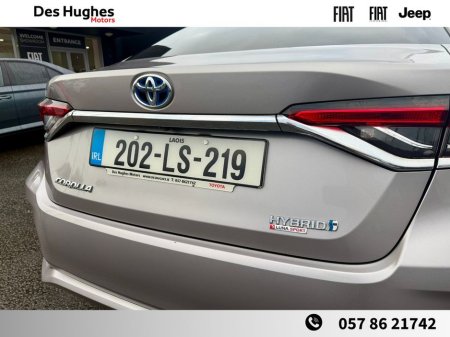 2020 Toyota Corolla Hybrid Luna-Sport Saloon €22,450 thumbnail
