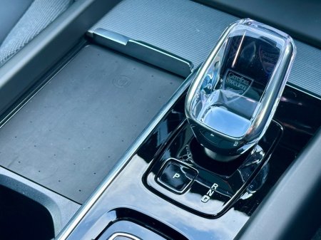 2025 Volvo XC60 - thumbnail 7