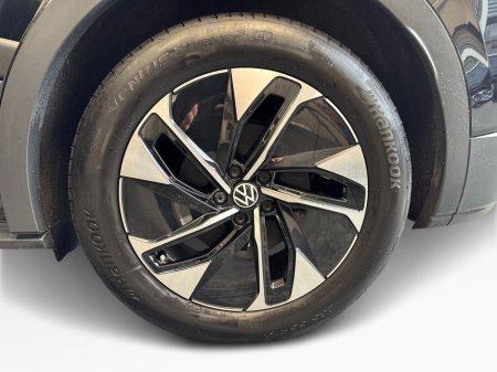 2023 Volkswagen ID.4 - thumbnail 5