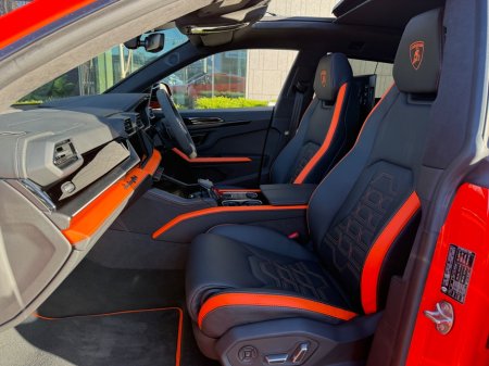 2025 Lamborghini Urus - thumbnail 3