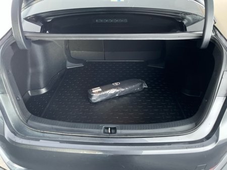 2025 Toyota Corolla LunaSport Hybrid €33,950 thumbnail