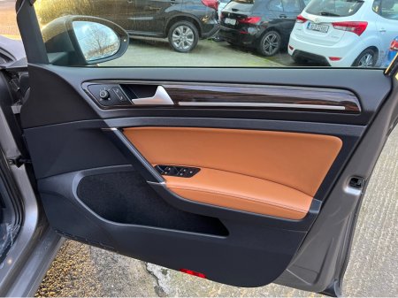 2014 Volkswagen Golf EDITION 40 AUTOMATIC 1.4 PETROL //HALF LEATHER SEATS//HEATED SEATS//REVERSE CAMERA//ADAPTIVE CRUISE CONTROL//KEYLESS ENTRY// €13,950 thumbnail