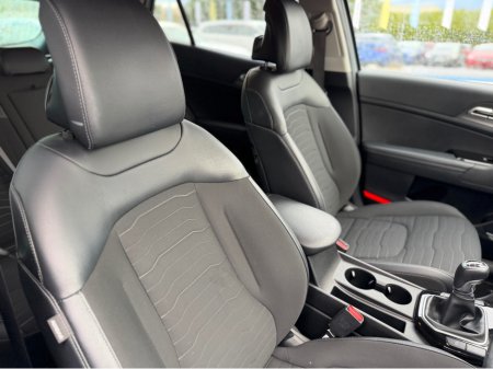 2023 Kia Sportage K3 - 1.6 DIESEL HYBRID - MANUAL - 12M WARRANTY - CAR:  1737 €29,950 thumbnail