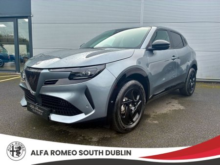 2026 Alfa Romeo Junior Ibrida €44,345 thumbnail