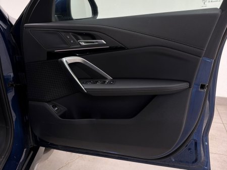 2025 BMW iX1 - thumbnail 23