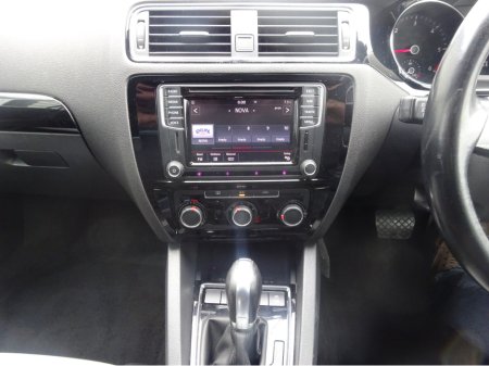 2016 Volkswagen Jetta 2.0 TDI GT BLUEMOTION 150PS 4 DOOR AUTOMATIC KEY 26 €10,950 thumbnail