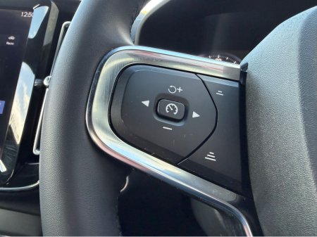 2023 Volvo XC40 - thumbnail 14