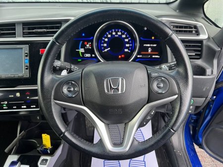 2016 Honda Fit SPORT 1.5 HYBRID // DIAMOND CUT ALLOYS // SERVICE HISTORY // PADDLE SHIFT €10,900 thumbnail