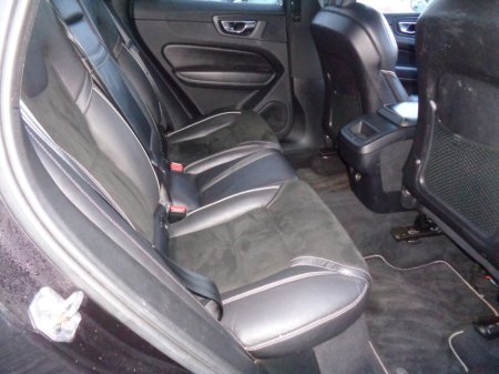 2018 Volvo XC60 - thumbnail 9