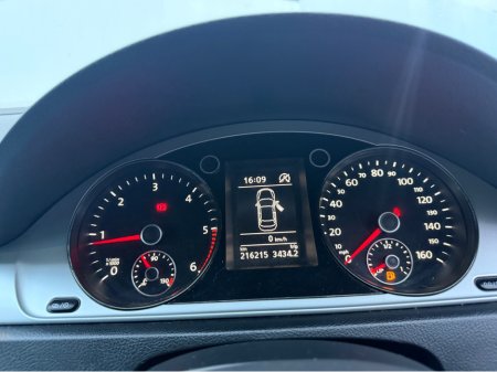 2014 Volkswagen Passat 2.0 TDI R LINE BLUEMOTION 140P 140PS 4DR €7,950 thumbnail