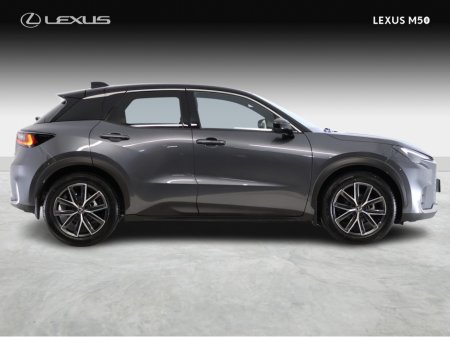 2025 Lexus LBX - thumbnail 4