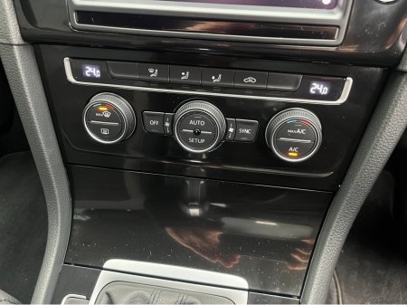 2014 Volkswagen Golf HIGHLINE AUTOMATIC 1.4 PETROL //VERY LOW MILES//REVERSE CAMERA//ADAPTIVE CRUISE CONTROL// €13,950 thumbnail