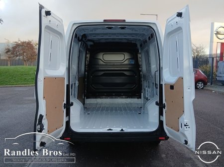 2025 Nissan Interstar - thumbnail 14