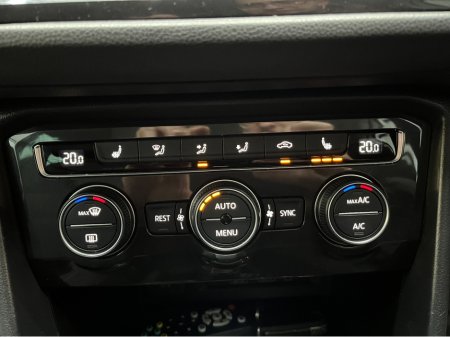 2020 Volkswagen Tiguan €28950! 2020 VOLKSWAGEN TIGUAN TDI 4MOTION HIGH LINE 2.0 AUTOMATIC / CRUISE CONTROL / 360° PARKING CAMERA / HEATED SEATS €28,950 thumbnail