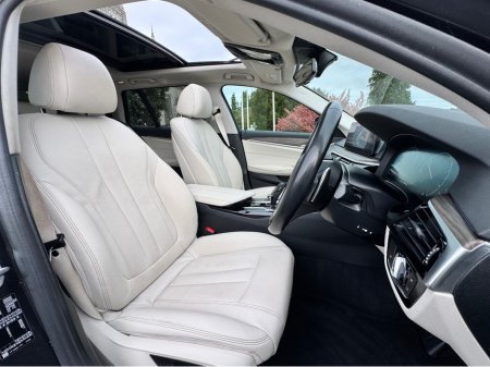 2019 BMW 5 Series 520D TOURING * PANROOF * 3D CAMERA PACK * €24,950 thumbnail