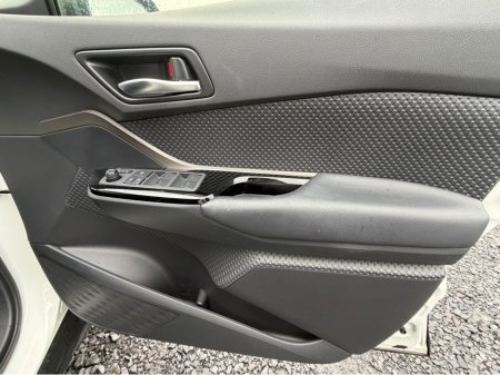 2021 Toyota C-HR - thumbnail 27