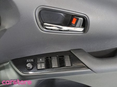 2020 Toyota Prius - thumbnail 17