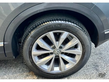 2019 Volkswagen T-Roc 1.0 TSI DESIGN 115PS €18,500 thumbnail