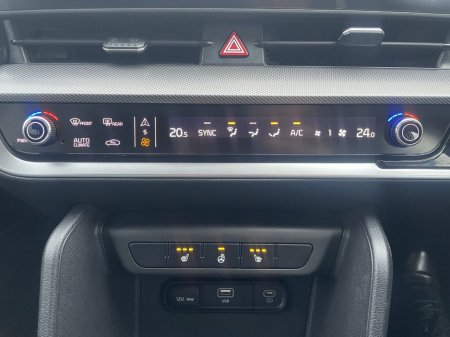 2024 Kia Sportage GT Line thumbnail