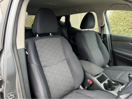 2016 Nissan Qashqai - thumbnail 9