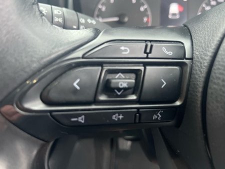 2024 Toyota Yaris 1.5 LUNA €23,950 thumbnail