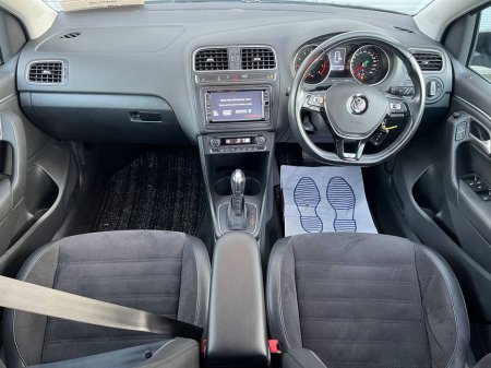 2017 Volkswagen Polo HIGHLINE R-LINE PACK 1.2 TSI // HEATED SEATS // REVERSE CAMERA // ADAPTIVE CRUISE CONTROL €14,900 thumbnail