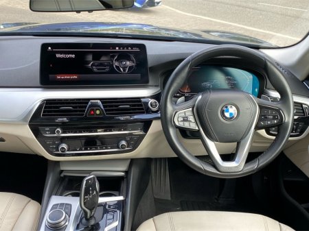 2022 BMW 5 Series - thumbnail 4