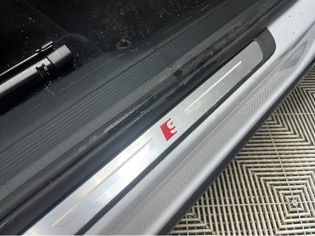 2023 Audi Q4 e-tron €34950 2023 AUDI Q4 E-TRON 40 S-LINE SPORTBACK ELECTRIC AUTOMATIC / CRUISE CONTROL / 360° PARKING CAMERA / HEATED SEATS / PADDLE SHIFTERS / APPLE CARPLAY / AMBIENT LIGHTS €34,950 thumbnail