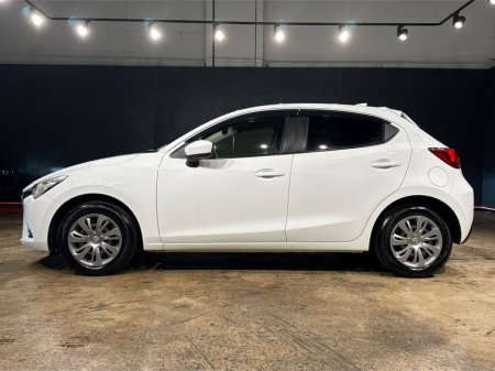 2017 Mazda Demio AUTOMATIC 1.3L SKYACTIV - A/C HEATING CONTROLS €11,950 thumbnail