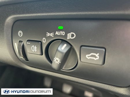 2018 Volvo V40 D2 MOM ED 5DR €16,450 thumbnail