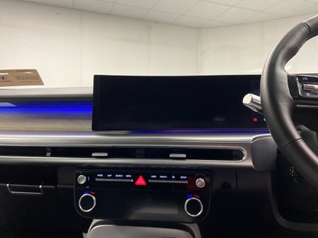 2025 Hyundai Ioniq 9 RWD standard (Long Range) Platinum €72,995 thumbnail