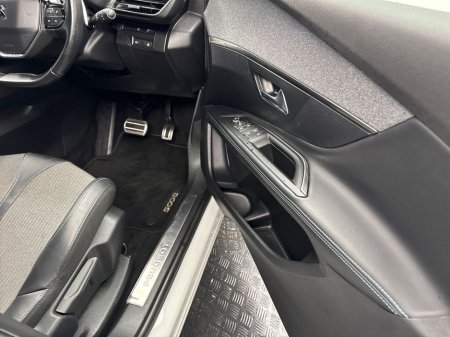 2023 Peugeot 5008 1.5HDI ALLURE AUTO *WARRANTY 2028* €70 P/W ON PCP €38,995 thumbnail