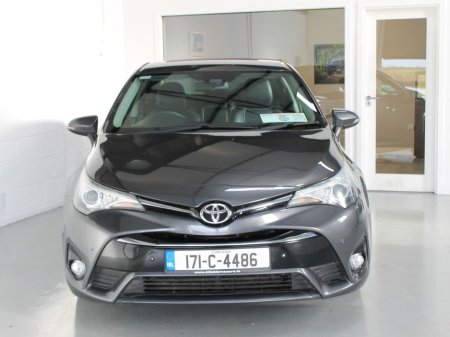 2017 Toyota Avensis 1.6D SOL Navi 4DR €10,499
