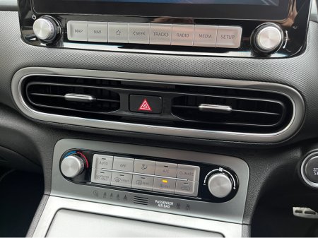 2023 Hyundai Kona KAUAI PREMIUM 64KWH EV //FULL LEATHER//HEATED SEATS AND STEERING WHEEL//REVERSE CAMERA//SAT NAV//KRELL SOUND SYSTEM// €23,950 thumbnail