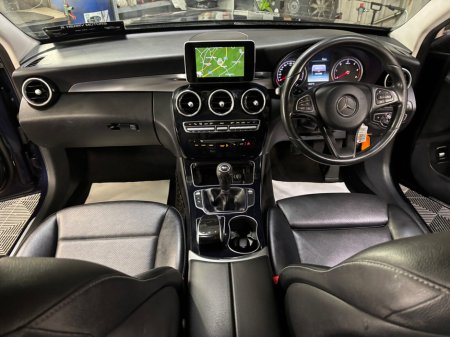 2015 Mercedes-Benz C Class C 220 BLUETEC €12,950 thumbnail