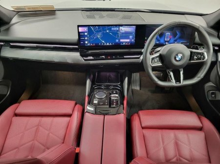 2024 BMW 5 Series - thumbnail 4