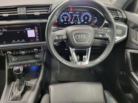 2024 Audi Q3 45 TFSI E S Tronic S line €43,975 thumbnail