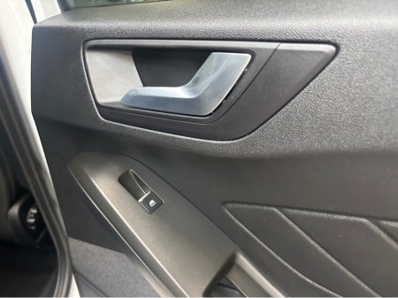 2023 Ford Focus - thumbnail 5