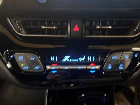 2023 Toyota C-HR HYBRID SOL 4DR AUTO €24,499 thumbnail