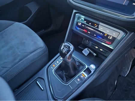 2023 Volkswagen Tiguan - thumbnail 14