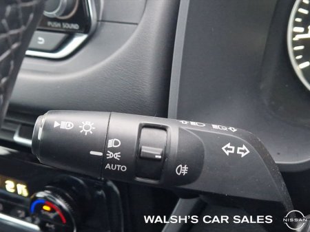 2022 Nissan Qashqai 1.3 HYB SV + Glass Roof Pack €25,950 thumbnail