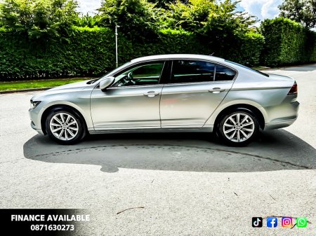 2016 Volkswagen Passat - thumbnail 3